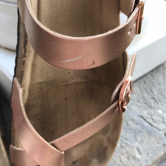 🎉HP🎉Rose Gold Sandals - Picture 3 of 7